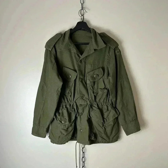 Vintage Multi Pocket  Military Jacket Large - Picture 1 of 4